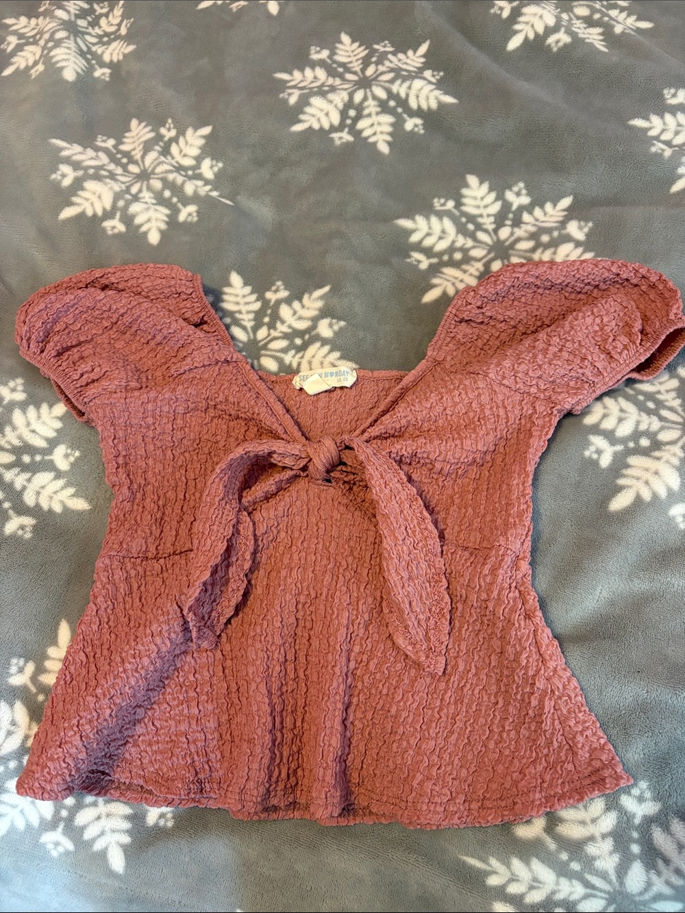 Tie-Front Textured Women’s Top in Dusty Rose